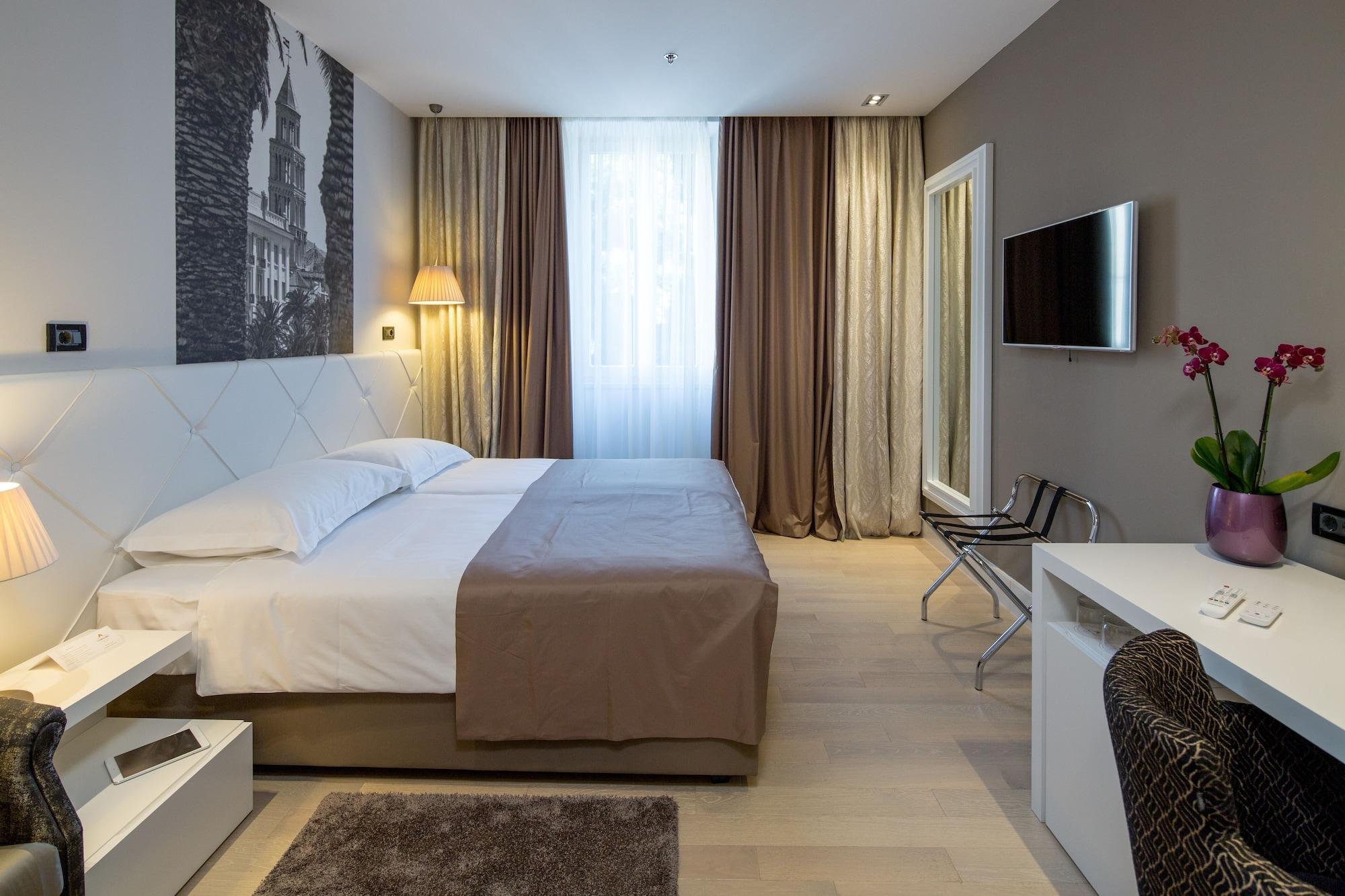 Cornaro Hotel